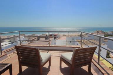 Spacious house with terrace | Beach nearby