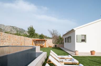 Villa mit Grill, Garten und privatem Pool | Wasserblick