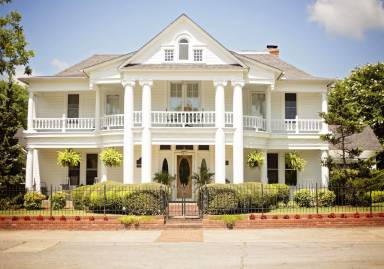 House Mena