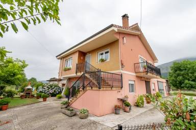 Casa apta para niños con internet de alta velocidad, jardín y barbacoa | Vistas al jardín | Ideal para teletrabajar