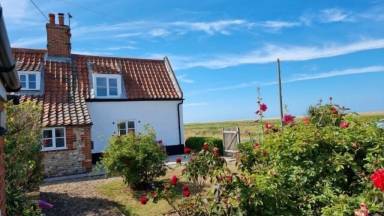 Cottage Salthouse