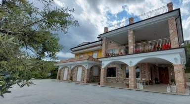 Familienfreundlicher charmanter Bauernhof mit Pool und Garten