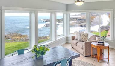 House Yachats