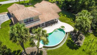 Turn back the hand of time with vacation homes in Clermont - HomeToGo