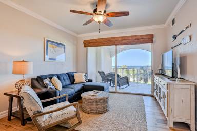 108 m² Condo