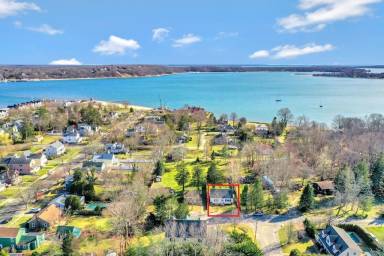 House  Greenport