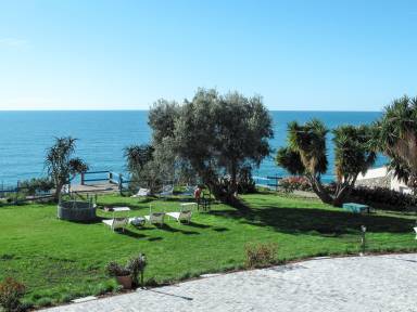 Appartamento con giardino, terrazza e griglia | Vista sul mare