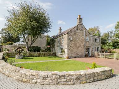Cottage  Clutton