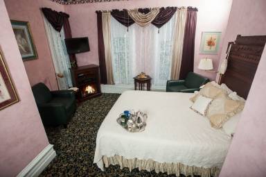 Bed and breakfast  Taylorville