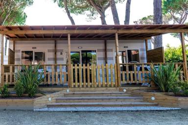 Familienfreundliches schönes Ferienhaus mit Terrasse und Pool | Gartenblick | Neben dem Strand