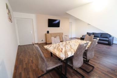 100 m² Apartment