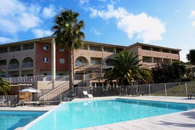 Locations de vacances et chambres d'hôtes à Saint-Florent - HomeToGo