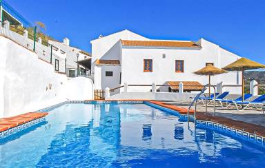 Casa vacacional con barbacoa, piscina y terraza | Vista panorámica
