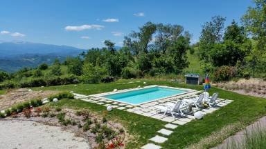 Villa mit privatem Pool, Garten und Grill