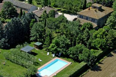 Casa a Cortona con piscina, idromassaggio e barbecue