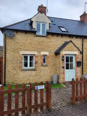 Fully equipped pleasant cottage with barbecue & garden | Pets allowed