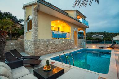 Apartment Potirna