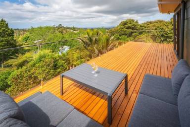 220 m² House