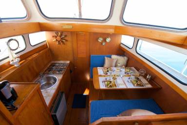 Boat  Eaux-Vives