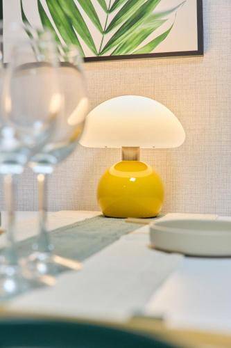 NEW Sinchon 5min, 3ROOM, near Hongdae, DDP, Seongsu 20min, Free K-snacks, WIFI, OTT — photo 5