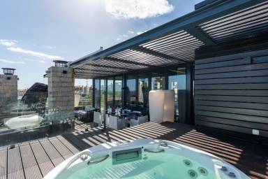 Apartamento vacacional con terraza, jacuzzi y piscina