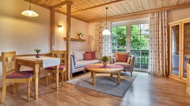 Wohnung mit Terrasse, Garten und Grill | Gartenblick