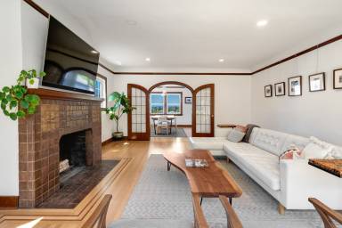295 m² House