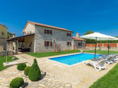Ferienhaus mit Pool, Grill und Terrasse für 6 Gäste mit Hund in Gržini, Istrien