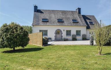 House  Ploubezre