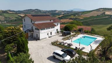 Camping Serena Vista: Appartamento Ulive Verde – spazio, comfort e tranquillità nelle Marche