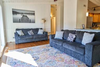 House Pet-friendly Brookhaven