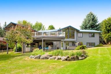 House Lakeside