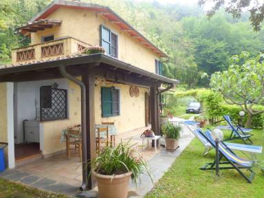 Ferienhaus in Capezzano mit Kleiner Terrasse