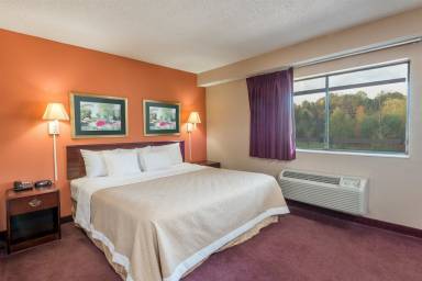 Motel  East Oakmont