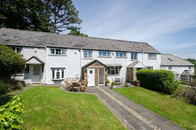 House  Looe
