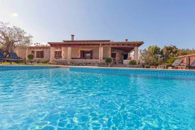 Family-oriented wonderful villa with garden, barbecue & private pool