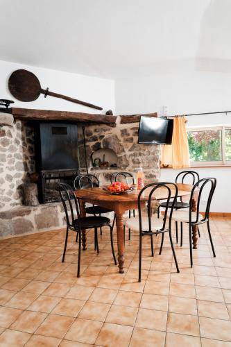 Charming chalet with private pool, grill & garden | Pet-friendly — photo 4