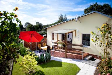 Tolles Ferienhaus in Kasnevitz mit Terrasse, Grill & Garten