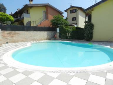 60 qm Ferienwohnung für 3 Gäste mit Hund in Colà, Lazise