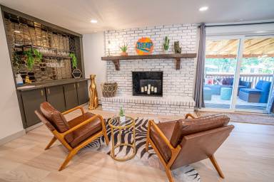 307 m² House
