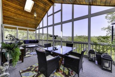 House Pet-friendly Alta Sierra