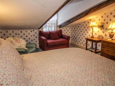Bed and breakfast  Meredith