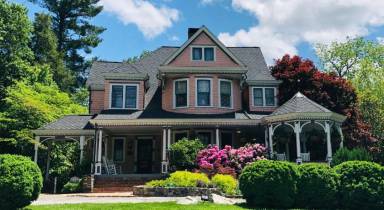 Bed and breakfast  Claxton Community