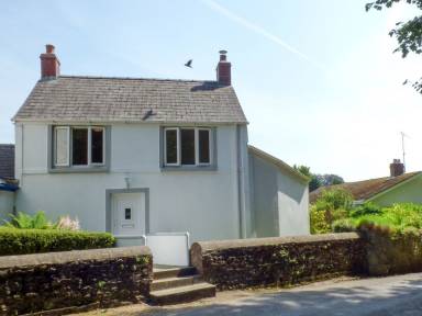 Cottage Yard Laugharne