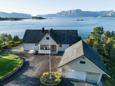 226 m² House