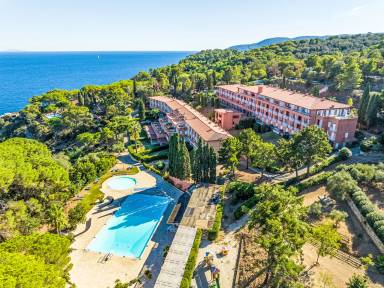Apartment mit Terrasse und Pool | Meerblick