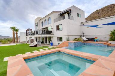 Huis 381 m²