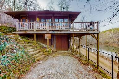 Cabin  Eureka Springs