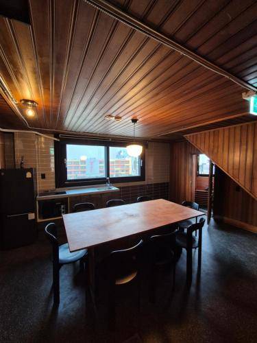 Apartment  Jeonpo-daero 209beon-gil
