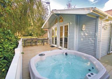 Lodge  Barton on Sea